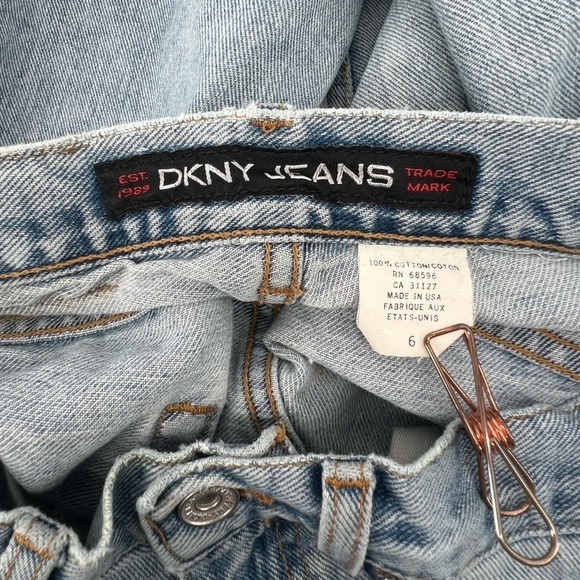 DKNY Distressed Straight Leg Jeans Size 6 Women’s - Picture 2 of 4